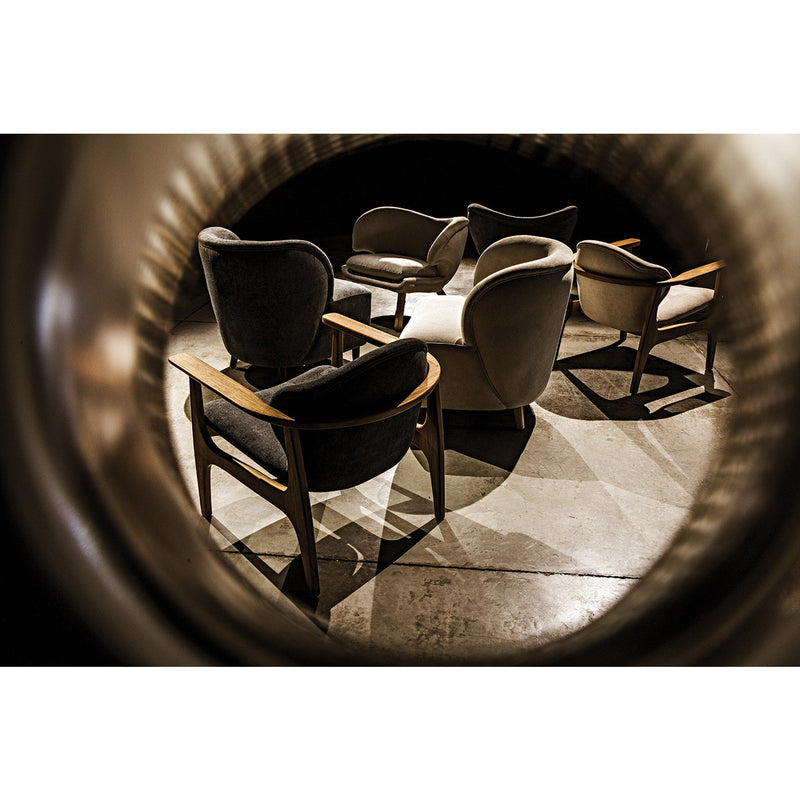Vittorio Chair w/ Grey Fabric