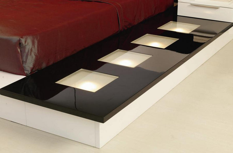Modrest Impera Contemporary Lacquer Platform Bed