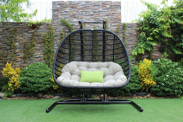 Outdoor double on sale hanging chair