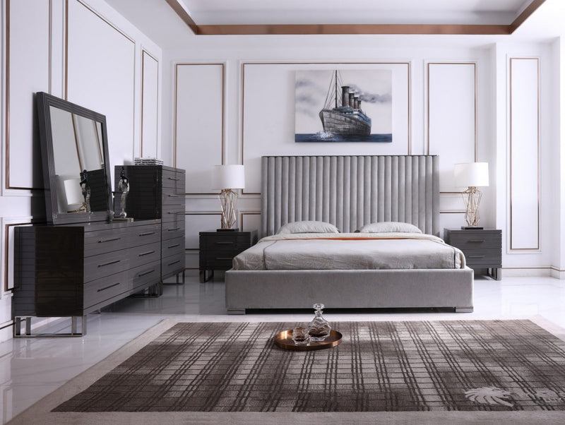 Modrest Splendor - Silver + Grey Linen Upholstered King Platform Bed